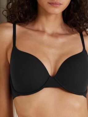 SKIMS Fits Everybody T-Shirt Bra - Black 32DD